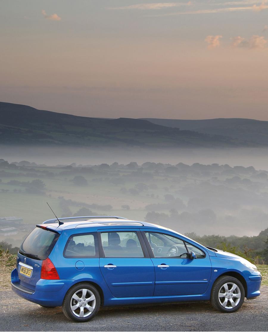  Peugeot 307 SW 2005 года  (фото 8 из 20)
